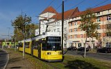 Tw 1575 auf der M17 Richtung Adlershof (Gro-Berliner-Damm 30.10.2021).