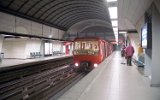 Fahrerlose gummibereifte Doppeltriebwagen MPL 85 (Métro Pneus Lyon 1985)  Linie D Station Vieux Lyon 1993