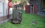 Eine der Jung-Lokomotiven vor der Abstellhalle im Wasserwerk Kraków-Bielany am 09.09.1998