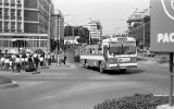Die offenen Linienbusse waren in der Sommerhitze ganz angenehm. Allerdings fuhren Sie auch bei Regen. Piața Unirii 1989