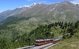 Zugkreuzung zwischen Riffelalp und Riffelboden am 16.07.2016.