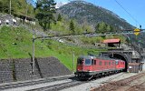 Die mittlere Entschigtal-Galerie am Bahnhof Wassen am 10.06.2016