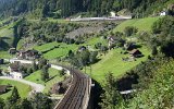 Blick ber die mittlere Meienreussbrcke auf einen IR vor der oberen Entschigalerie am 24.09.2016 : 16094Wassen